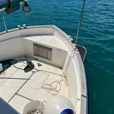Båthotell Rent A Boat With Skipper Split